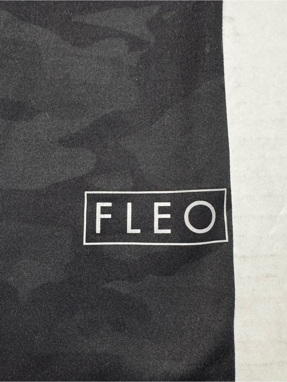 FLEO High Rise Dark Camo 26" Leggings Size: Small - Picture 5 of 7